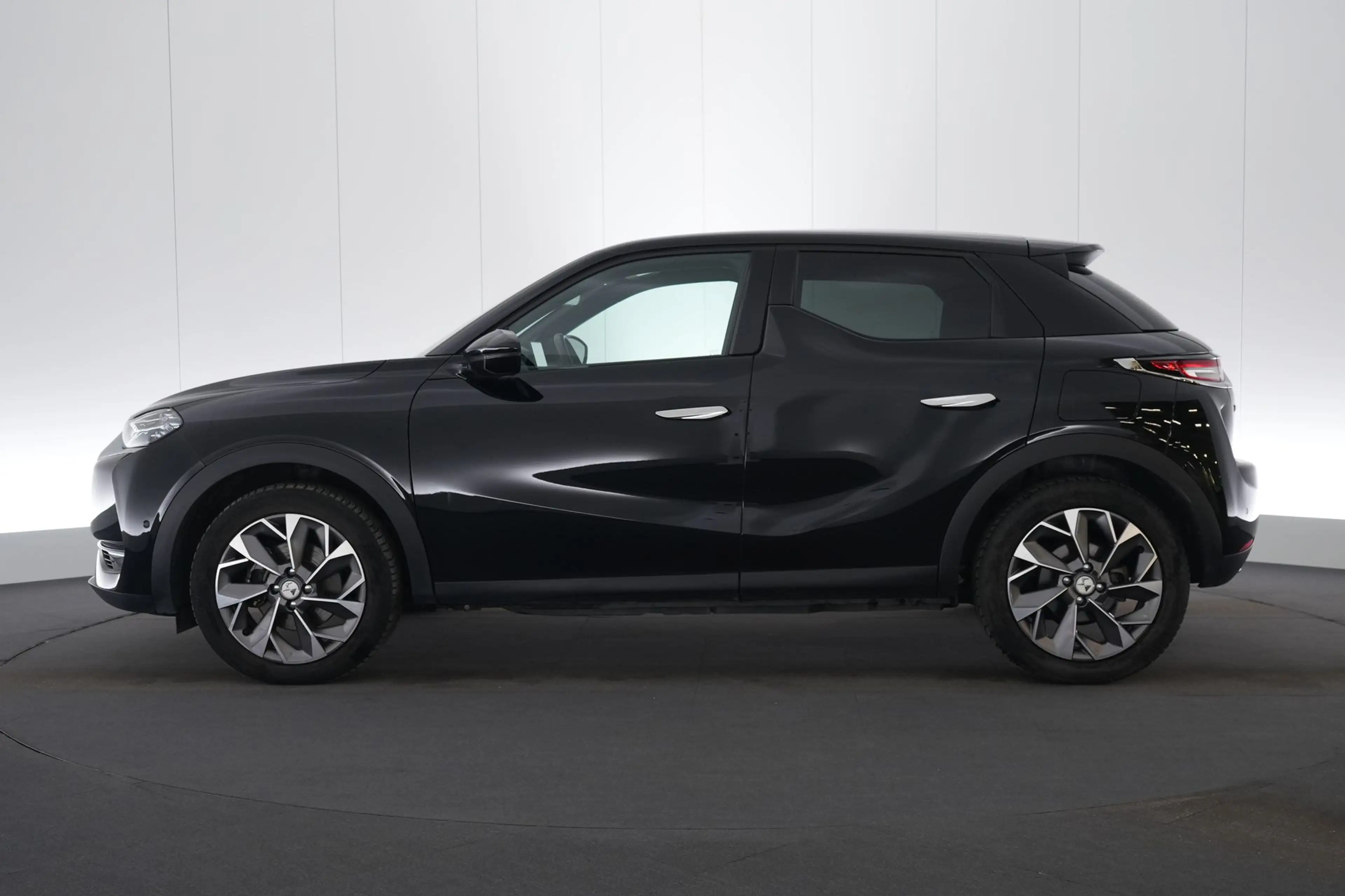 DS Automobiles DS 3 50 kWh Grand Chic LEDER/CUIR LED GPS PDC CAM Keyle — photo 11