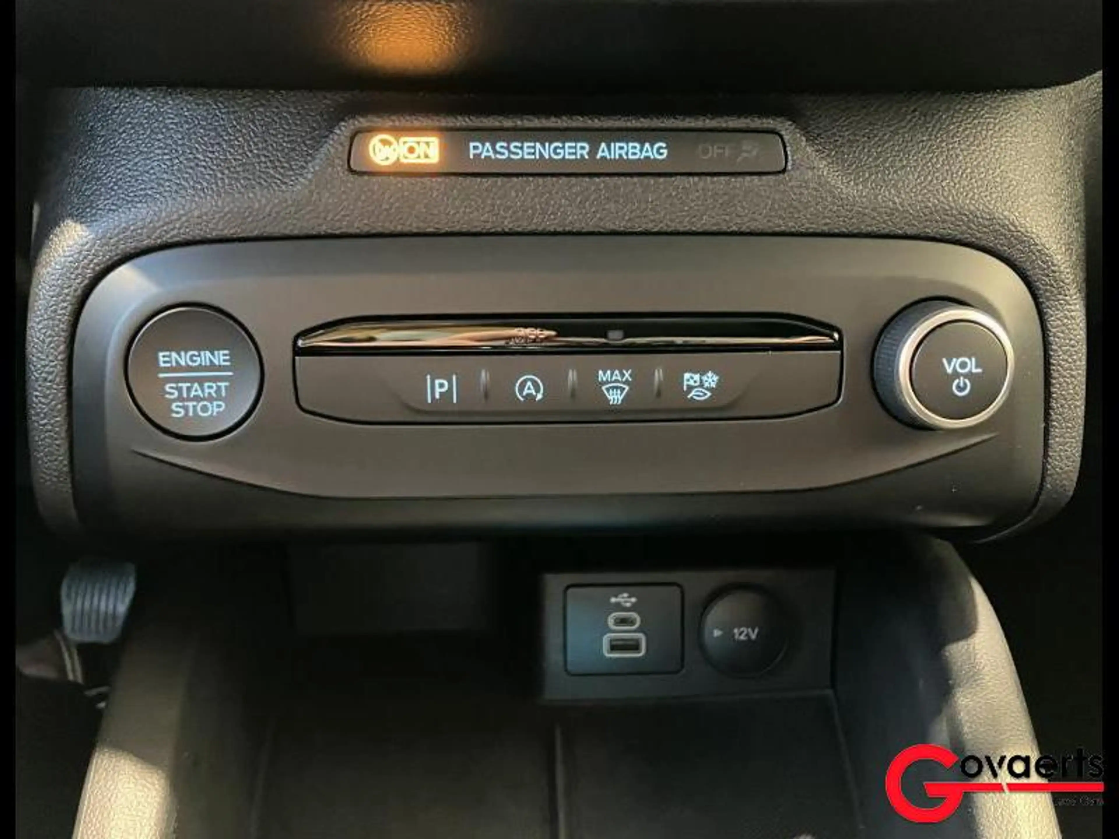 Ford Focus 1.0 EcoBoost Clipper Titanium — photo 14