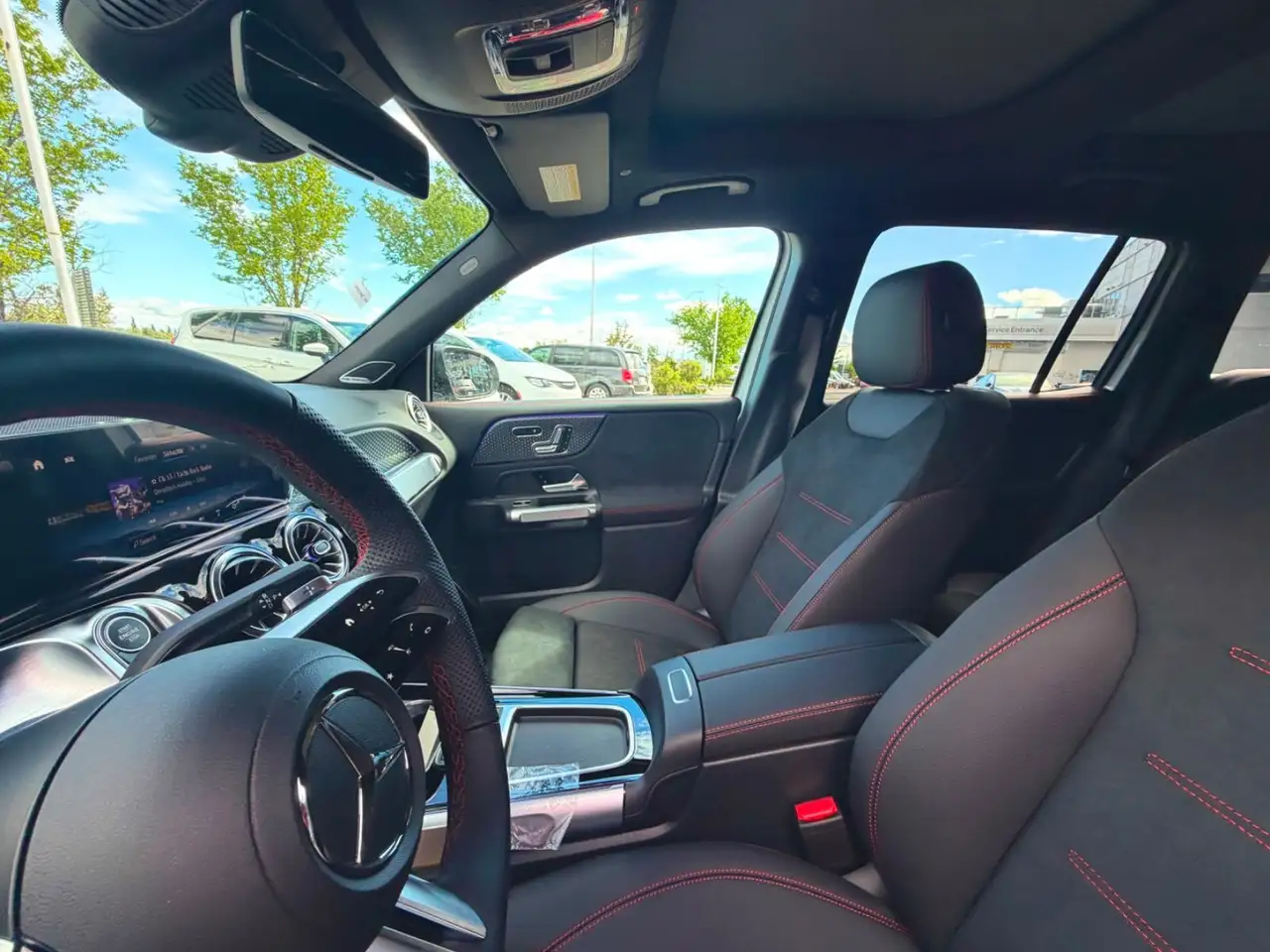 Mercedes-Benz GLB photo Mercedes-Benz GLB