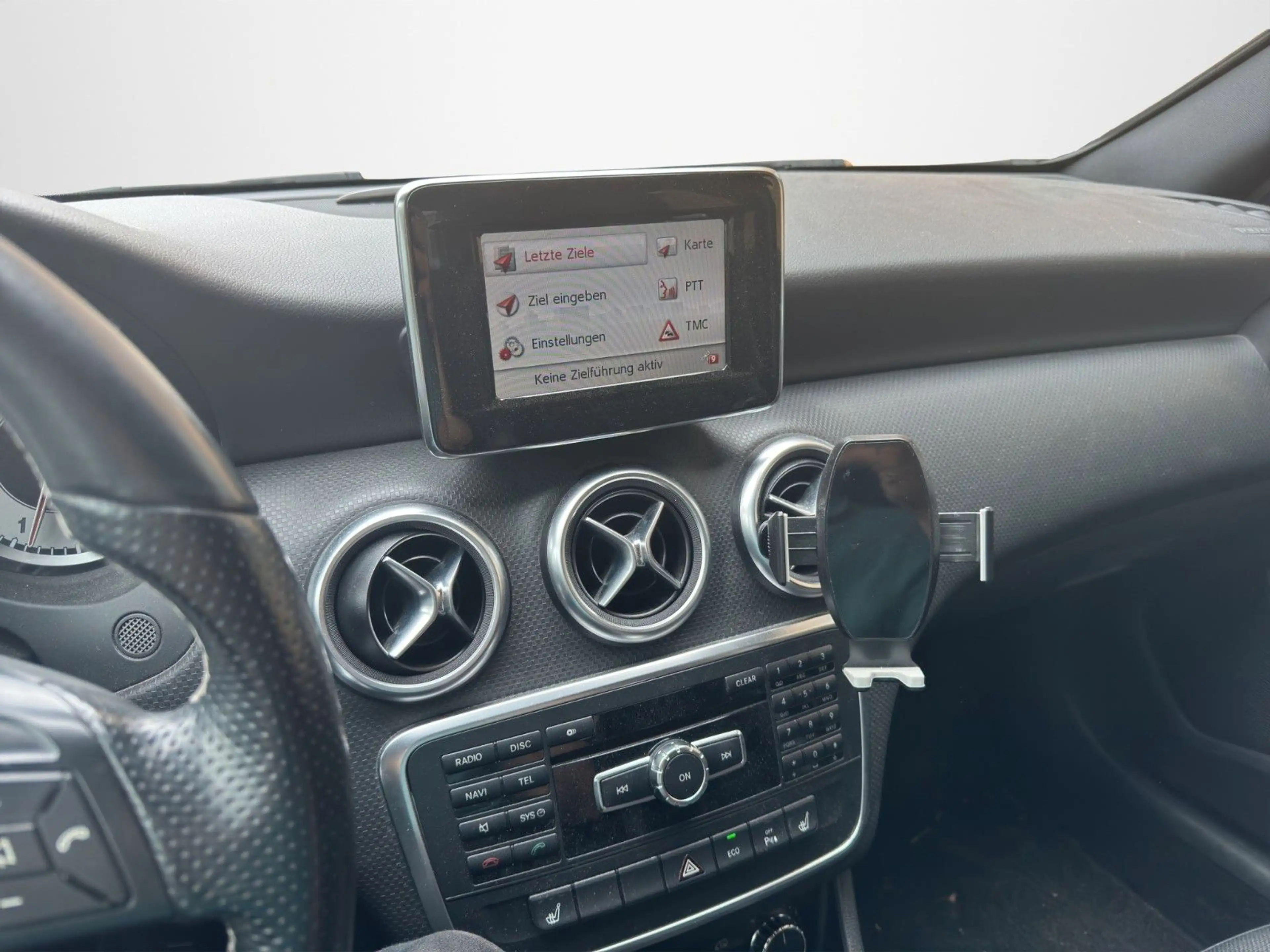 Mercedes-Benz A 180 Lim. T.LEDER XENON NAVI CAM LED SHZ KLIMA — photo 12