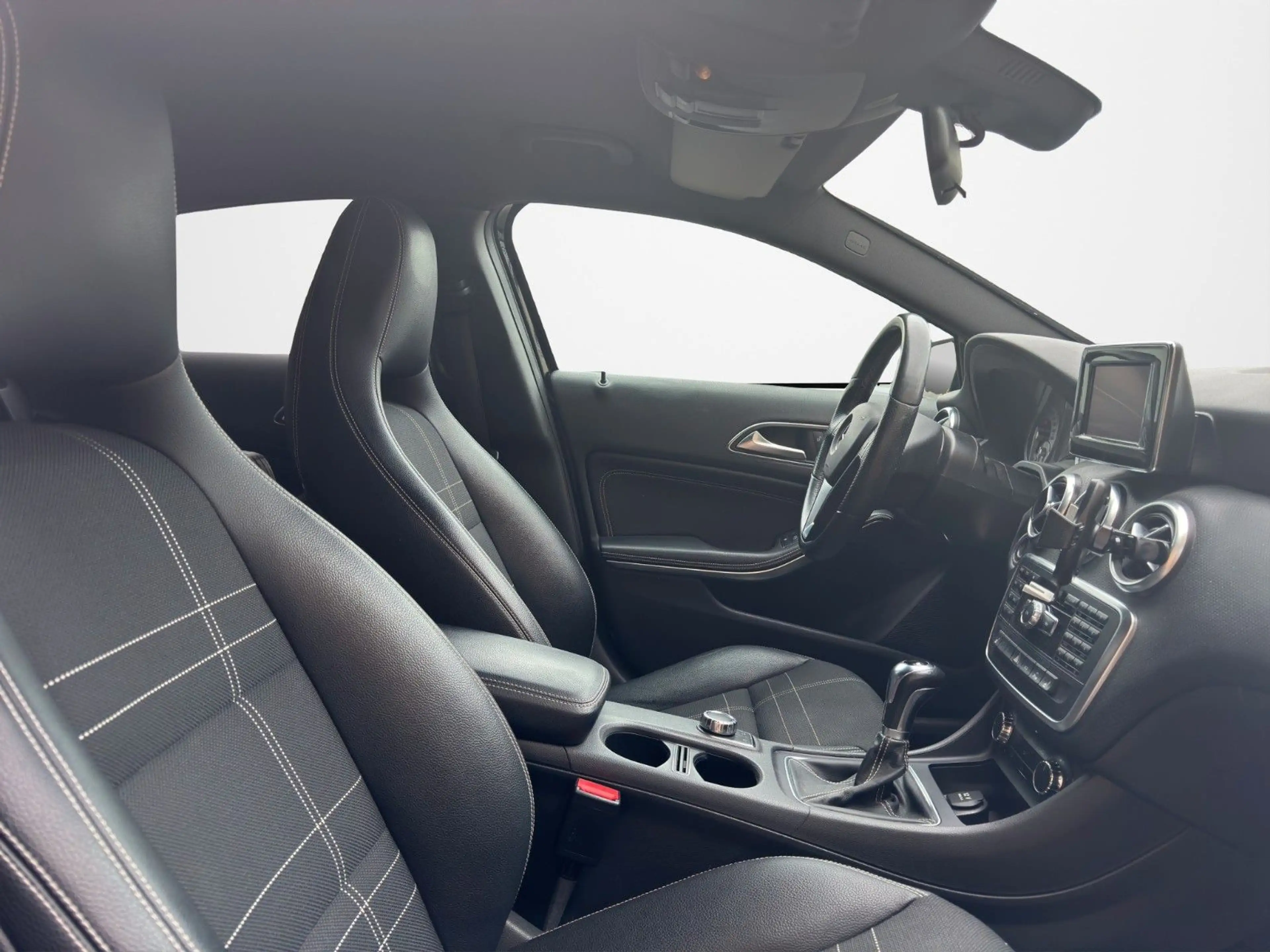 Mercedes-Benz A 180 Lim. T.LEDER XENON NAVI CAM LED SHZ KLIMA — photo 10