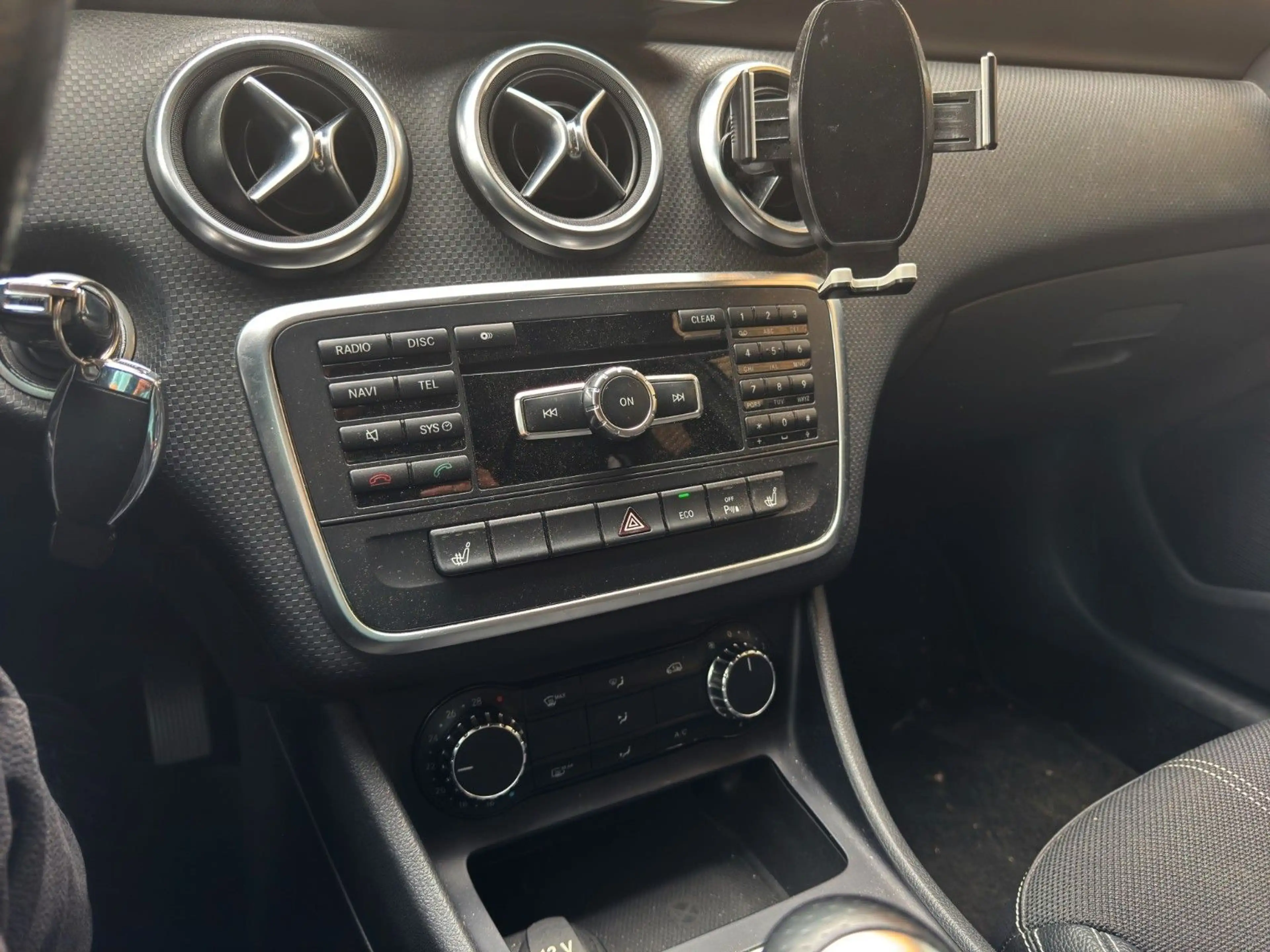 Mercedes-Benz A 180 Lim. T.LEDER XENON NAVI CAM LED SHZ KLIMA — photo 14