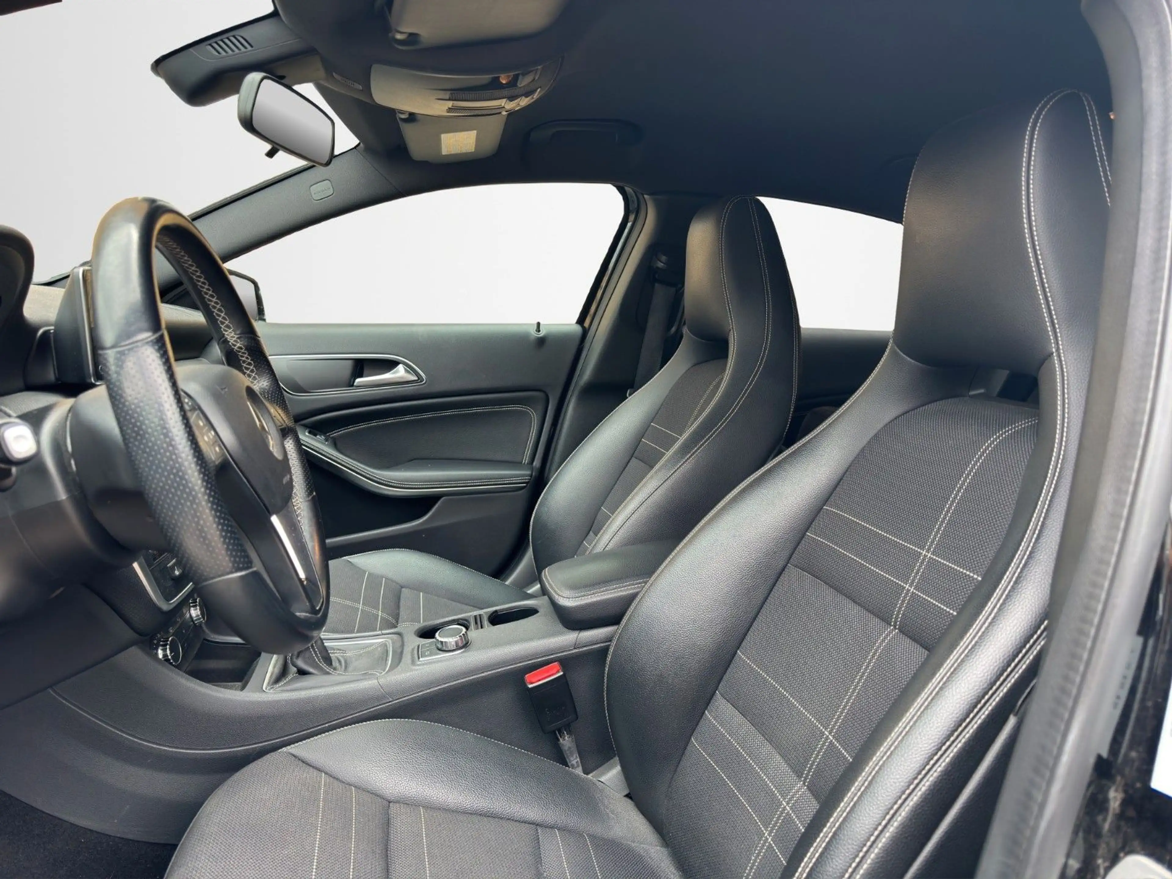 Mercedes-Benz A 180 Lim. T.LEDER XENON NAVI CAM LED SHZ KLIMA — photo 9