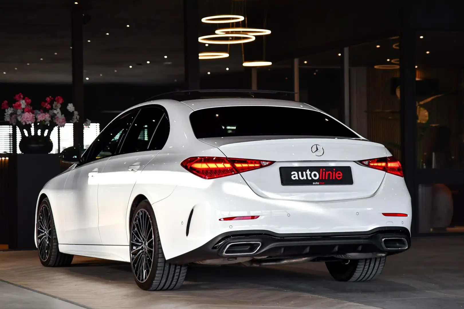 Mercedes-Benz C 300 AMG Night. Pano, Carbon, Digital, Camera, Dodeh, 1 Weiß - 2