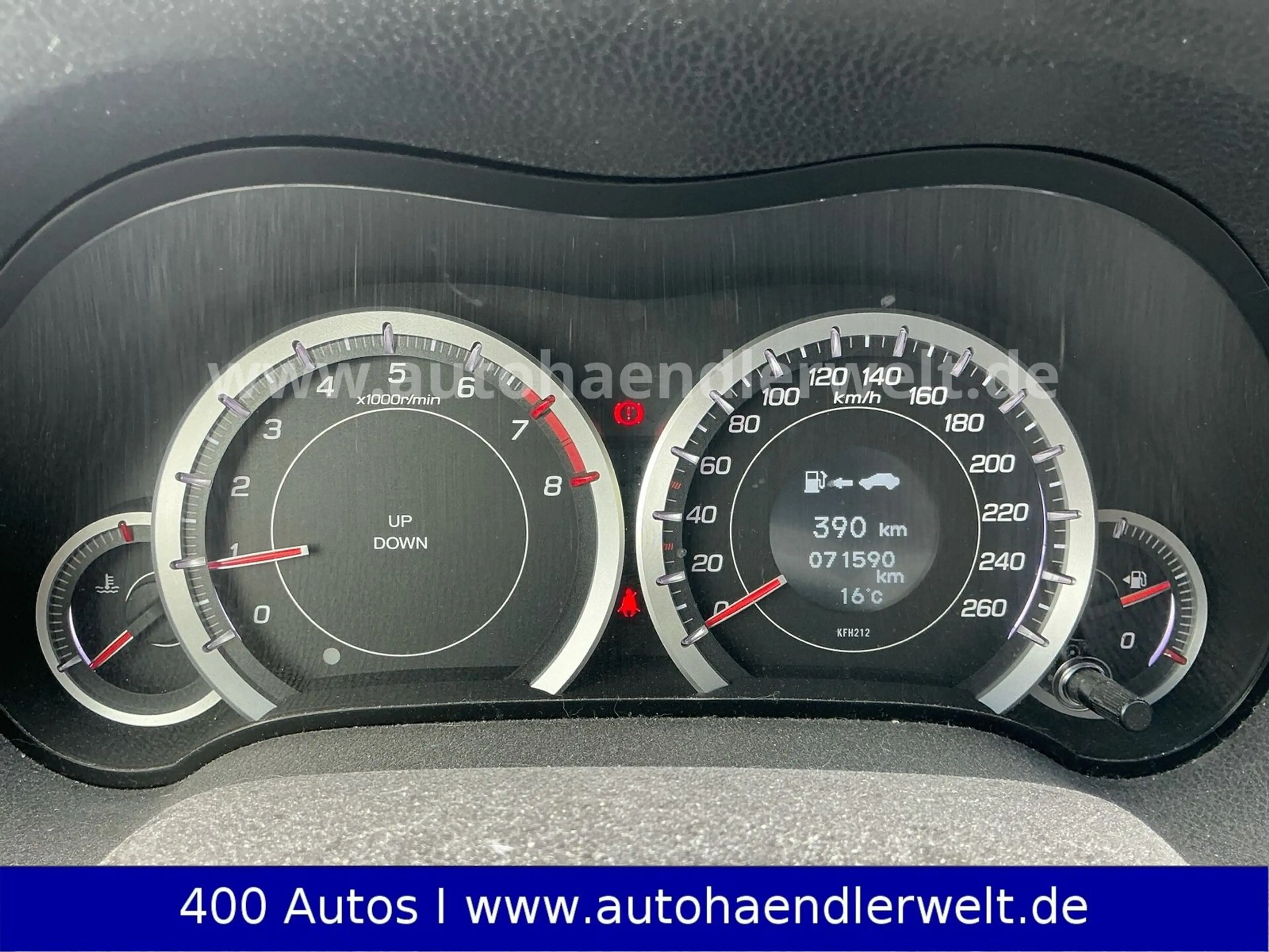 Honda Accord Tourer 2.0 Xenon Tempomat Sitzheizung — photo 10