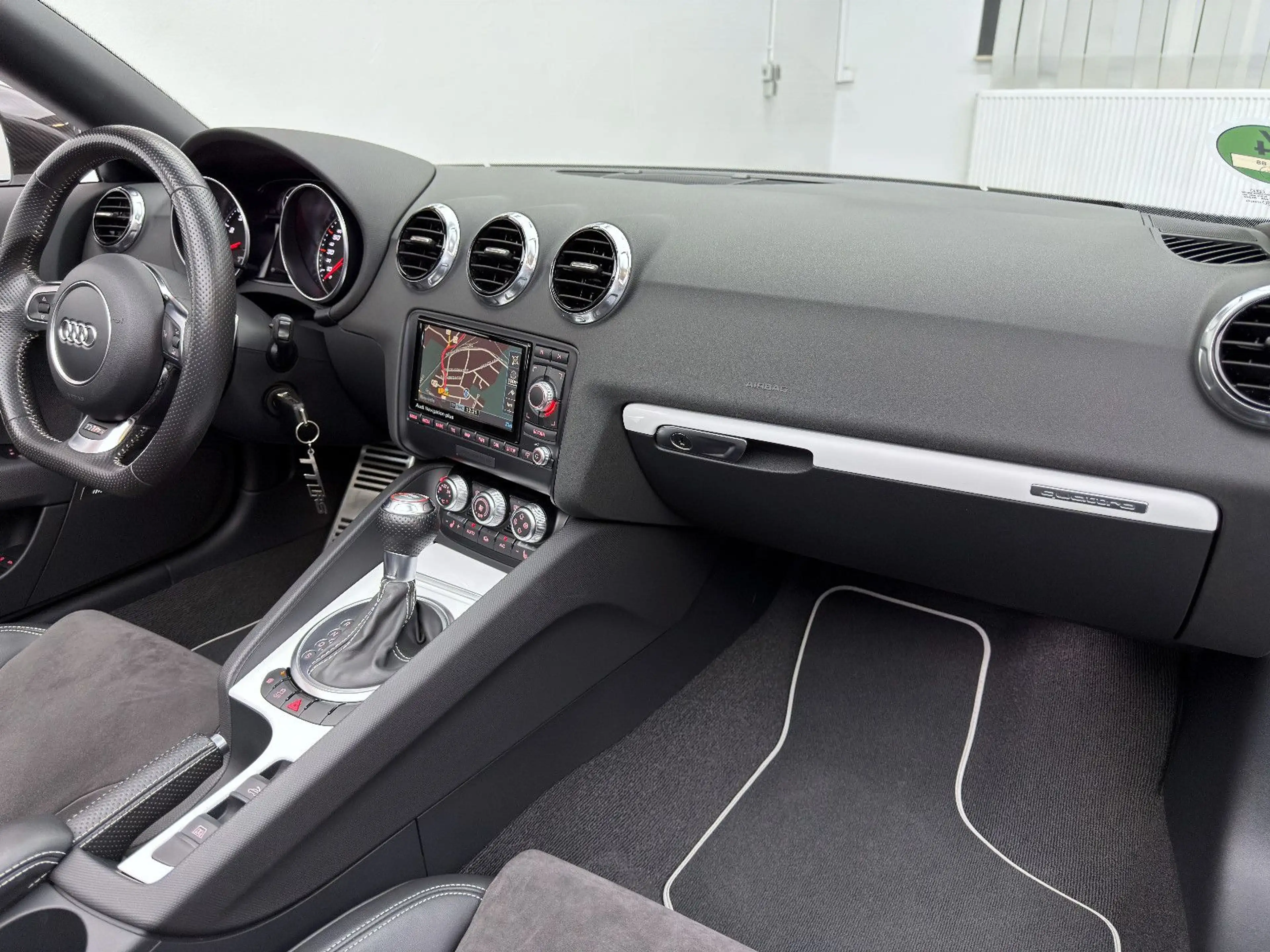 Audi TT RS Plus 2.5 TFSI Roadster*Originalzustand* — photo 11