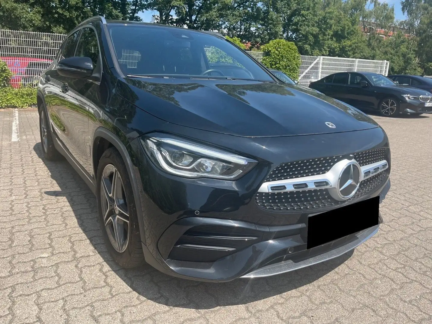 Mercedes-Benz GLA 200 GLA200d AMG 4M WIDESCREEN LED KAMERA CARPLAY 19" Schwarz - 1
