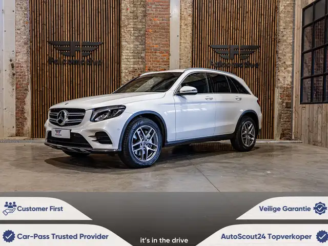 Mercedes-Benz GLC 300 2.0i AUT*4-MATIC*AMG*NAVI*LED*CAMERA*