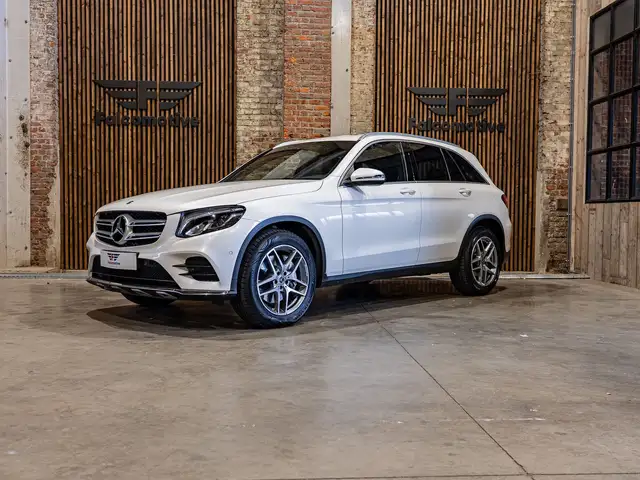 Mercedes-Benz GLC 300 2.0i AUT*4-MATIC*AMG*NAVI*LED*CAMERA*