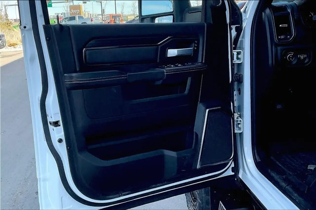 RAM 2500 снимка RAM 2500