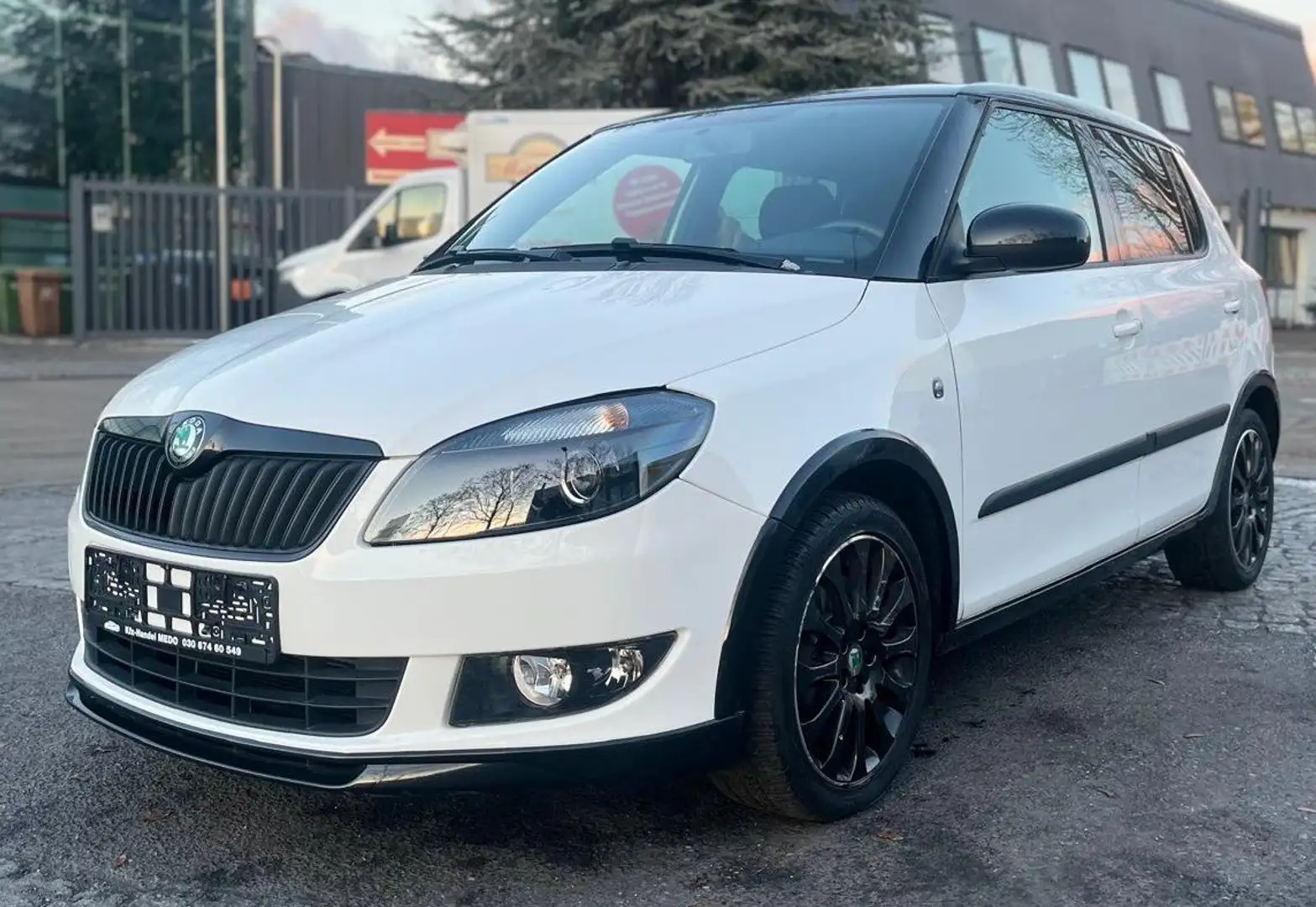 Skoda Fabia Ambiente Weiß - 1