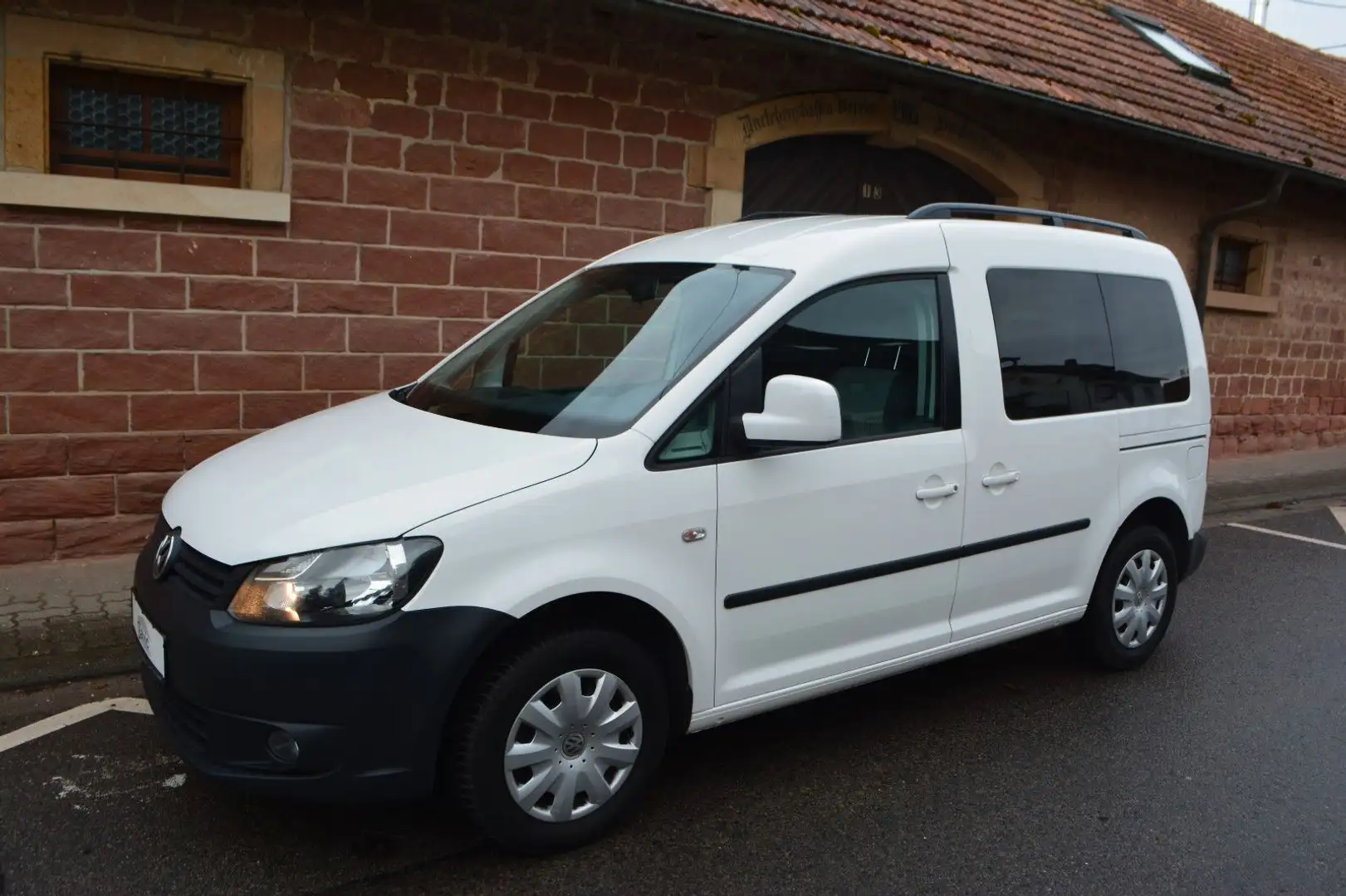 Volkswagen Caddy 1.6 Trendline BiFuel Weiß - 1