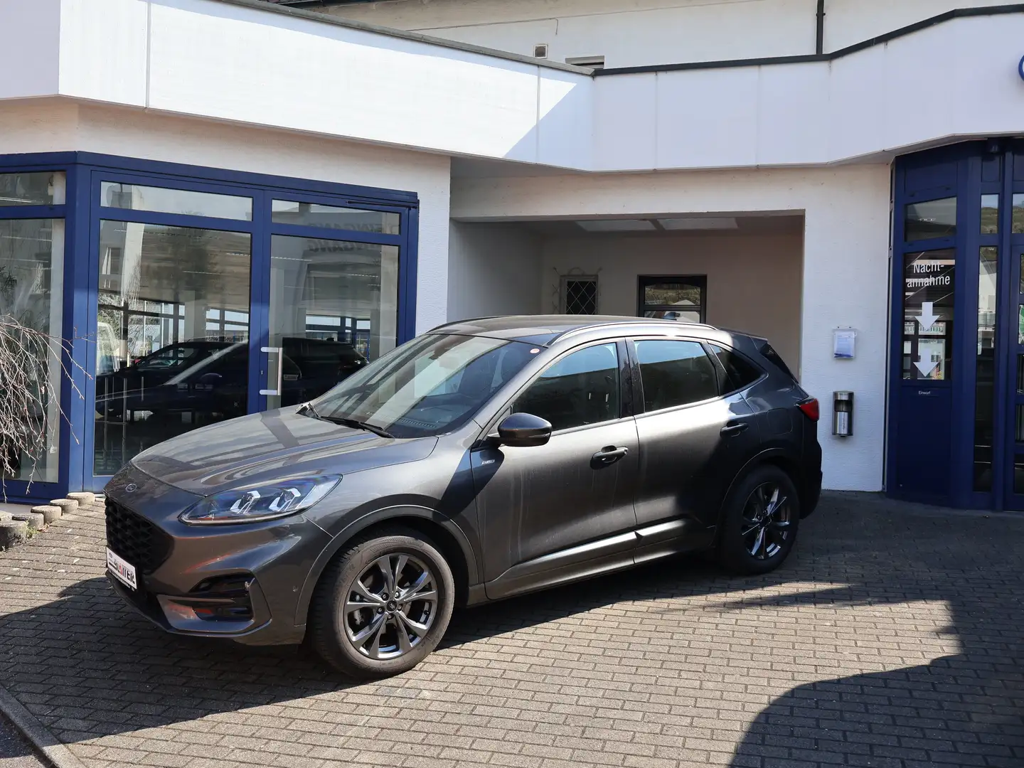 Ford Kuga ST-Line Grau - 1