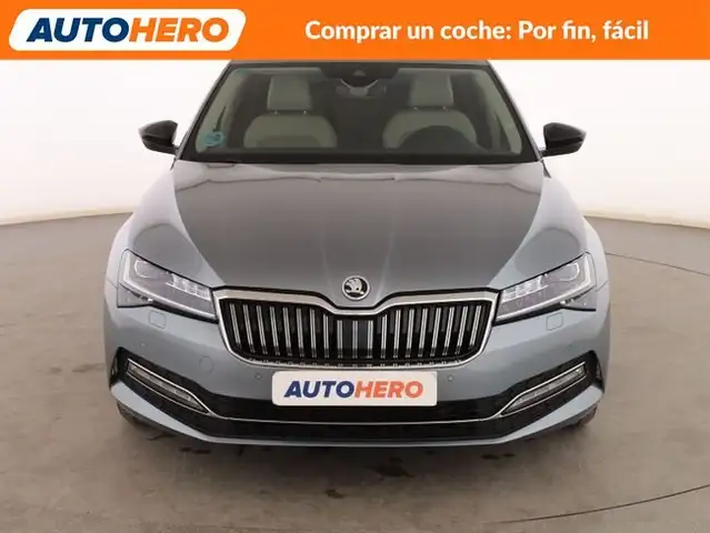 Skoda Superb view 9