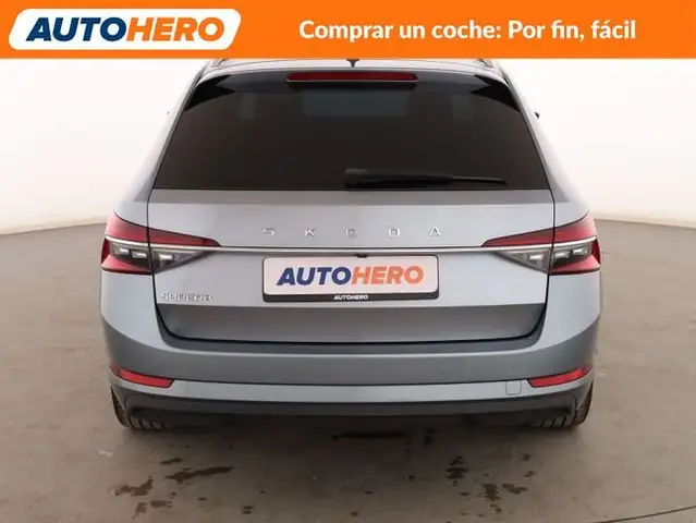 Skoda Superb view 5