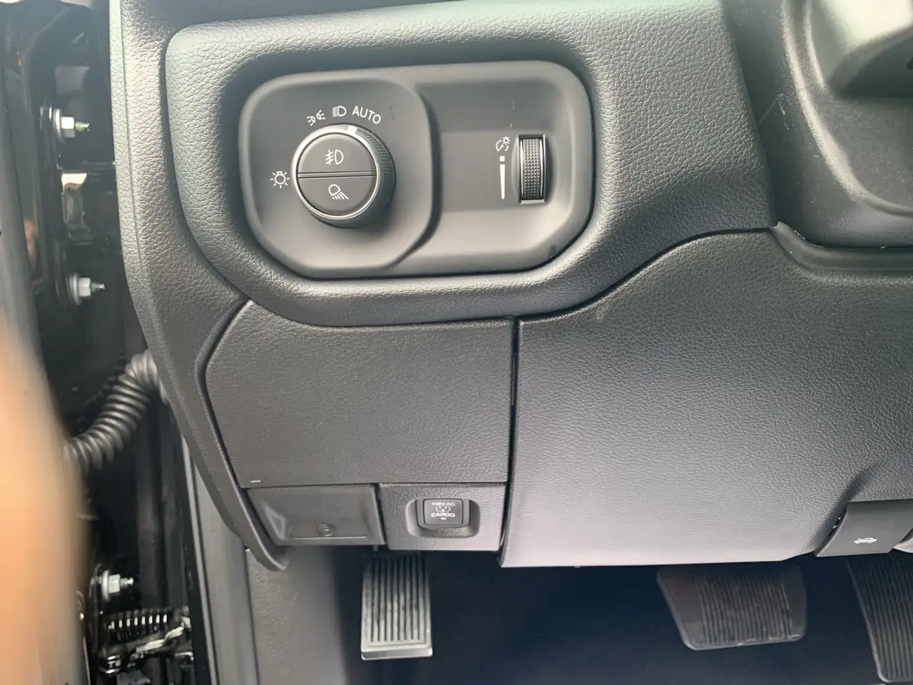 RAM 2500 снимка RAM 2500