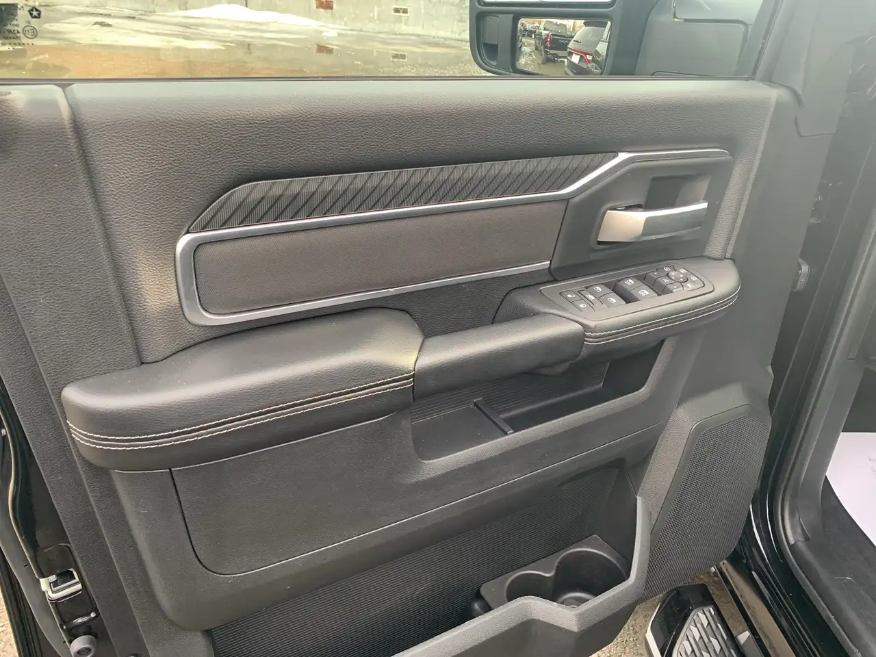 RAM 2500 снимка RAM 2500
