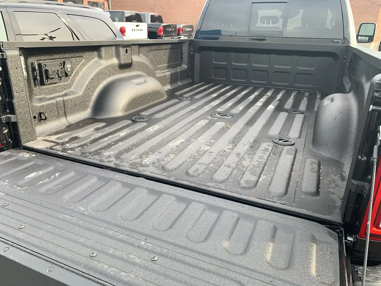 RAM 2500 снимка RAM 2500