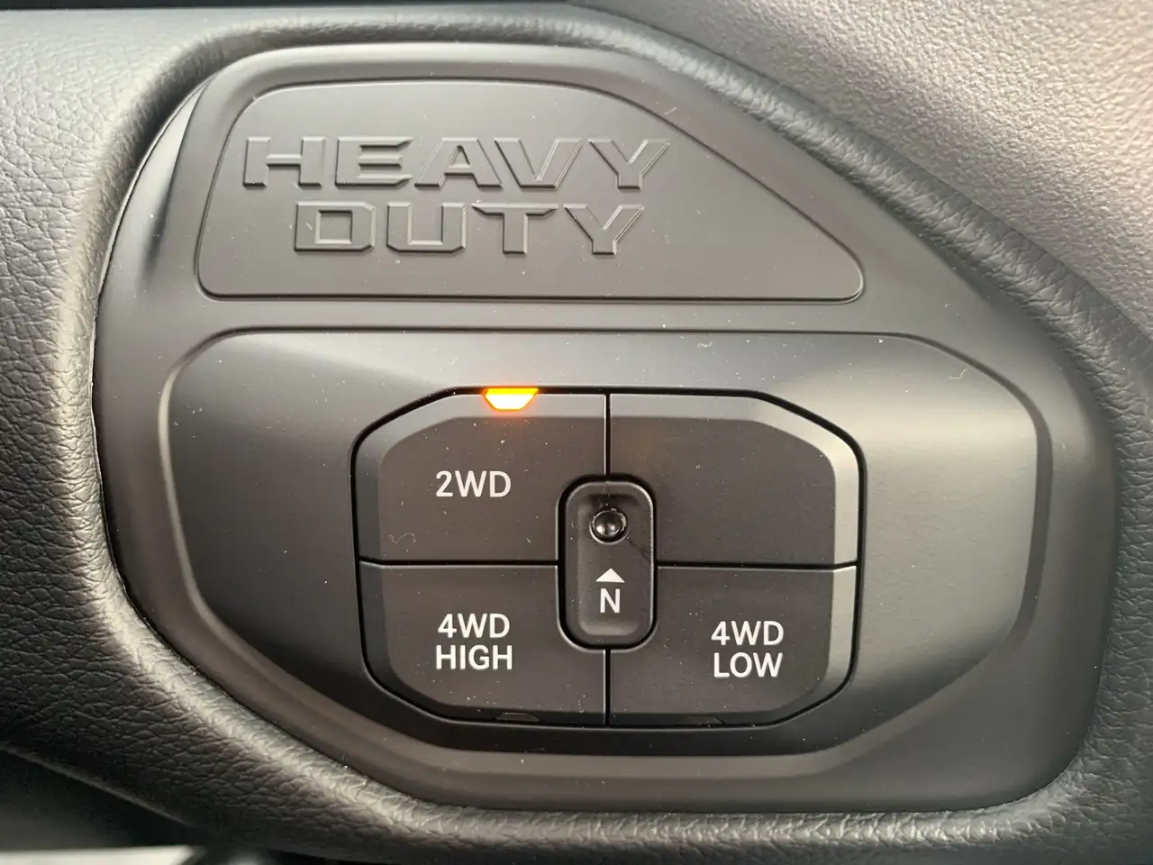 RAM 2500 снимка RAM 2500