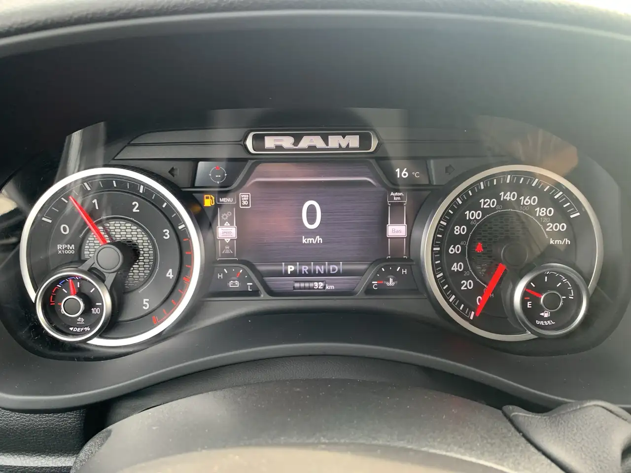 RAM 2500 снимка RAM 2500