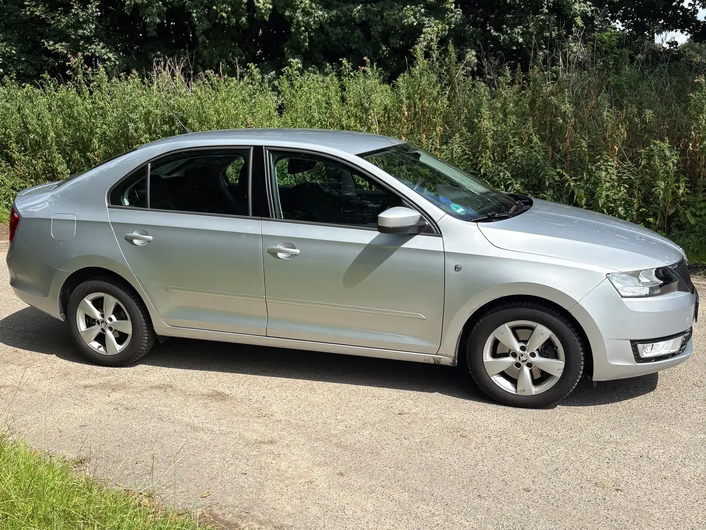 Skoda Rapid/Spaceback Rapid 1.4 TSI DSG Elegance Plateado - 1