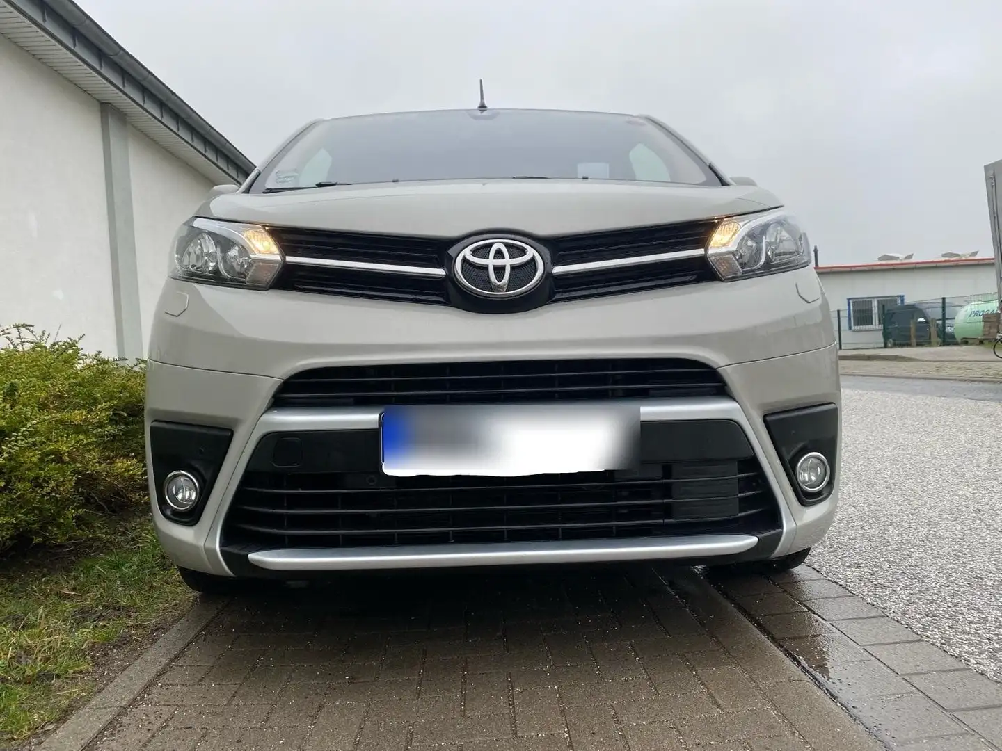 Toyota Proace Gris - 2