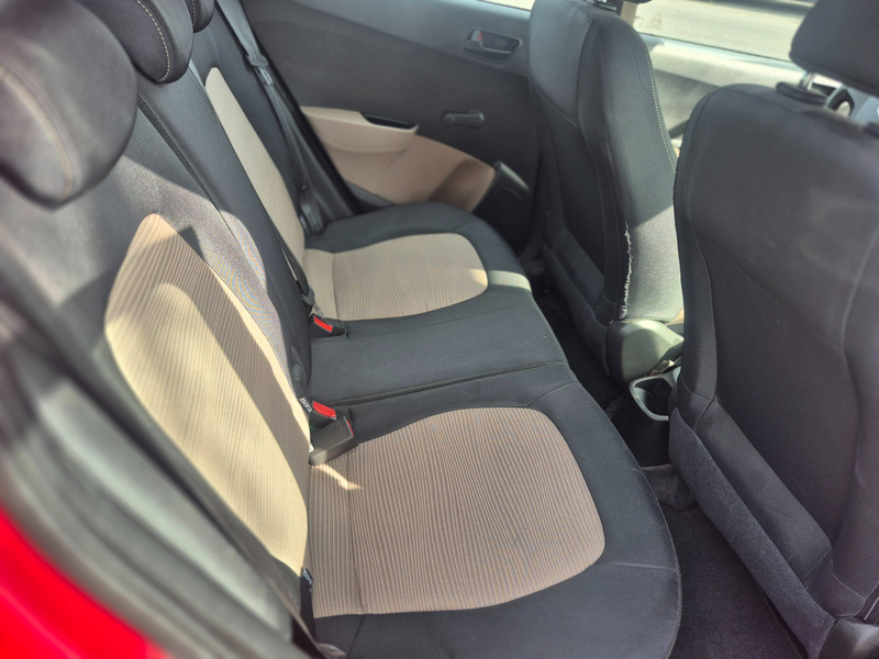 Hyundai i10 Classic 1 Hand Neu Inspektion Navi R. Camara — photo 14