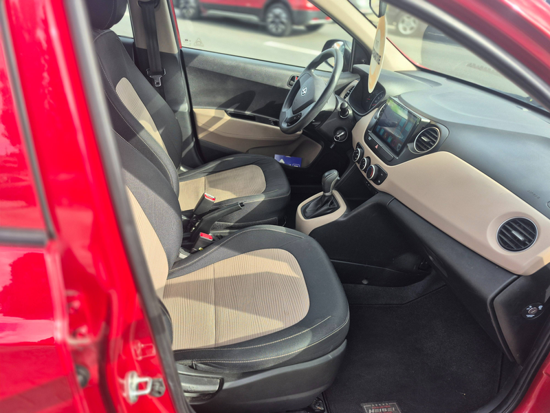 Hyundai i10 Classic 1 Hand Neu Inspektion Navi R. Camara — photo 12