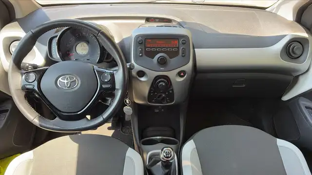 Toyota Aygo view 11