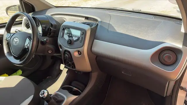 Toyota Aygo view 10
