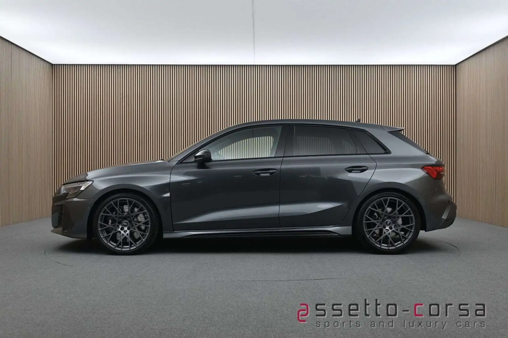 Audi RS3 Sportback*H-U Disp.*RS AGA*Schalensitze*Vmax Grijs - 1
