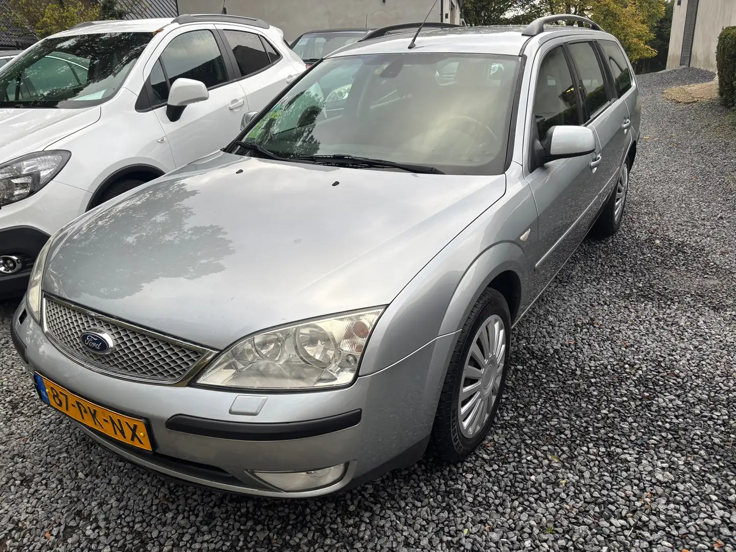 Ford Mondeo Wagon 1.8-16V First Edition AIRCO KM 188138 MET NA Grijs - 1