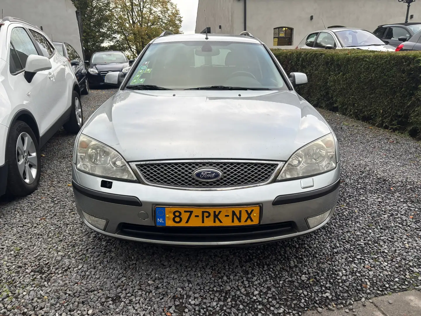 Ford Mondeo Wagon 1.8-16V First Edition AIRCO KM 188138 MET NA Grijs - 2
