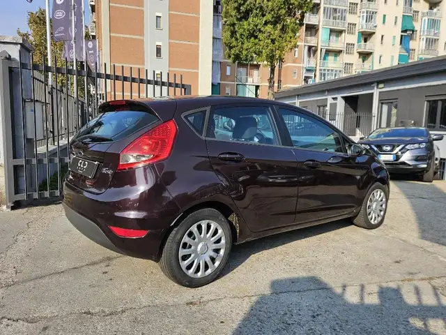 Ford Fiesta view 3