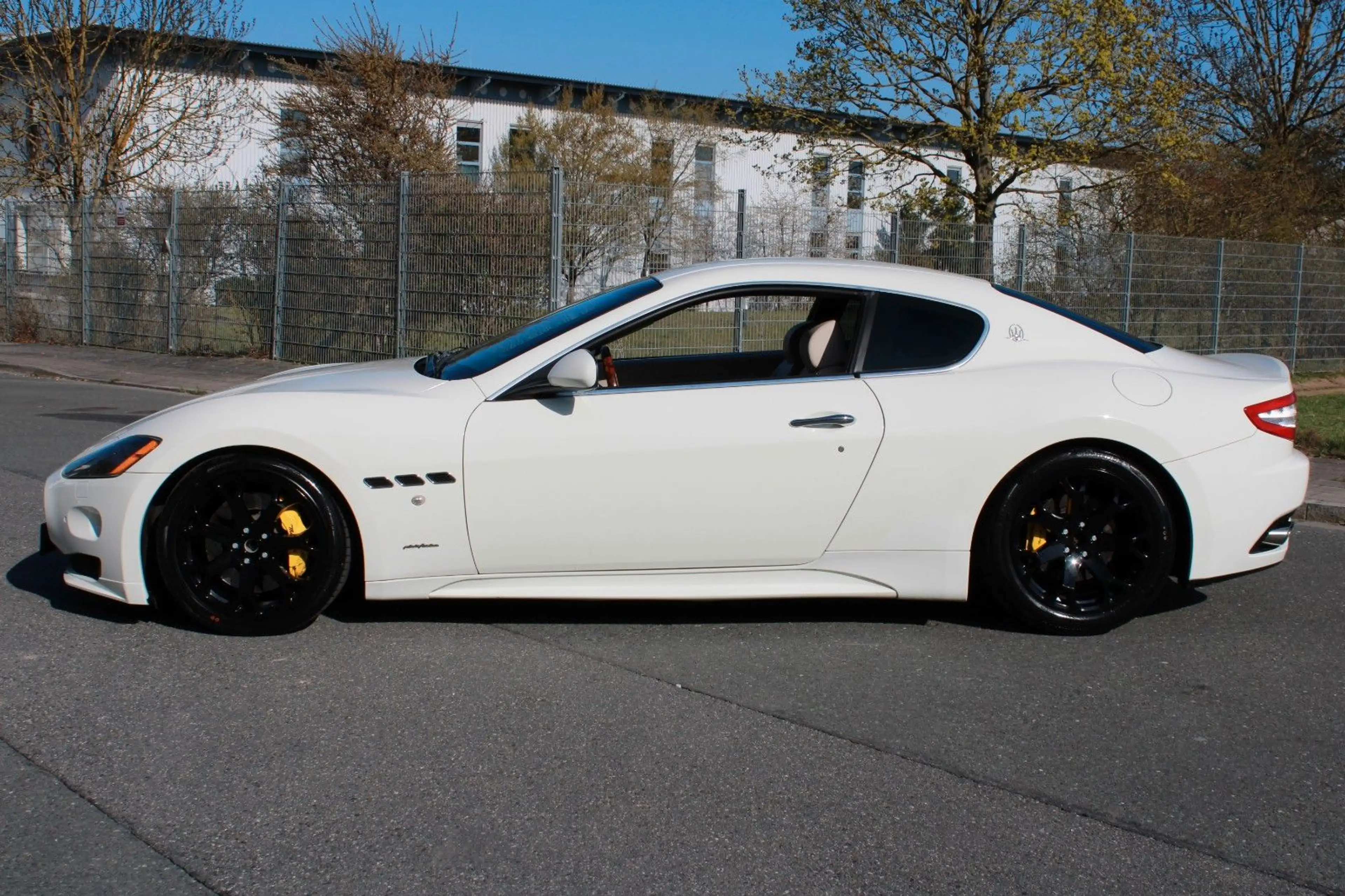 Maserati GranTurismo 4.7 V8 S Automatik MC-Line Carbon — photo 6