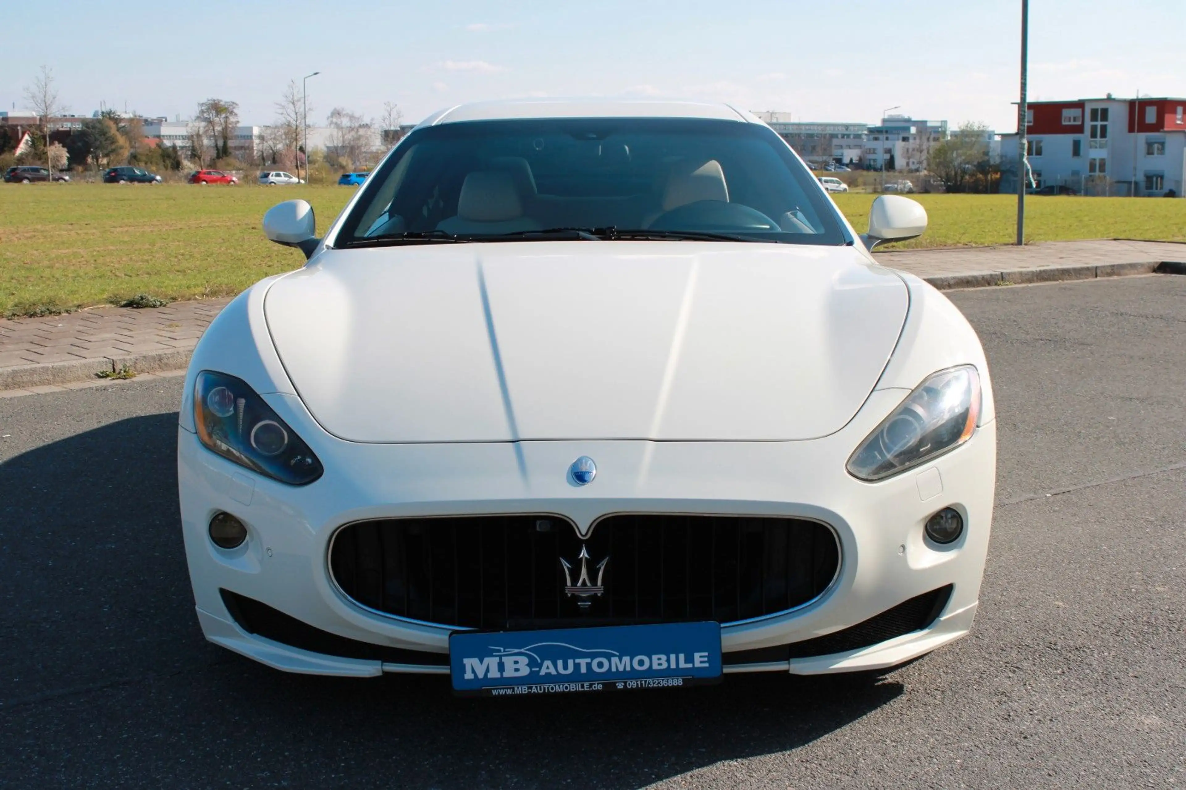 Maserati GranTurismo 4.7 V8 S Automatik MC-Line Carbon — photo 3