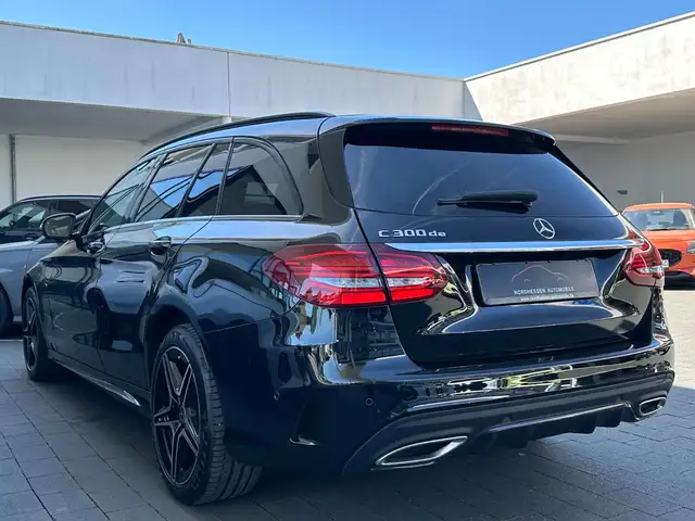 Mercedes-Benz C-Class view 3