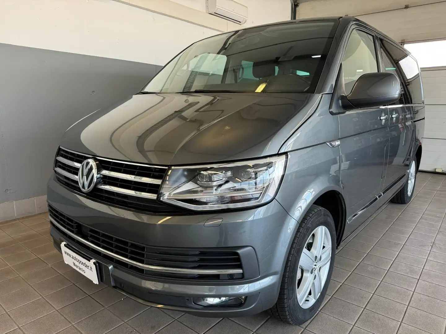 Volkswagen T6 Multivan 2.0 TDI 150CV Comfortline Gris - 1