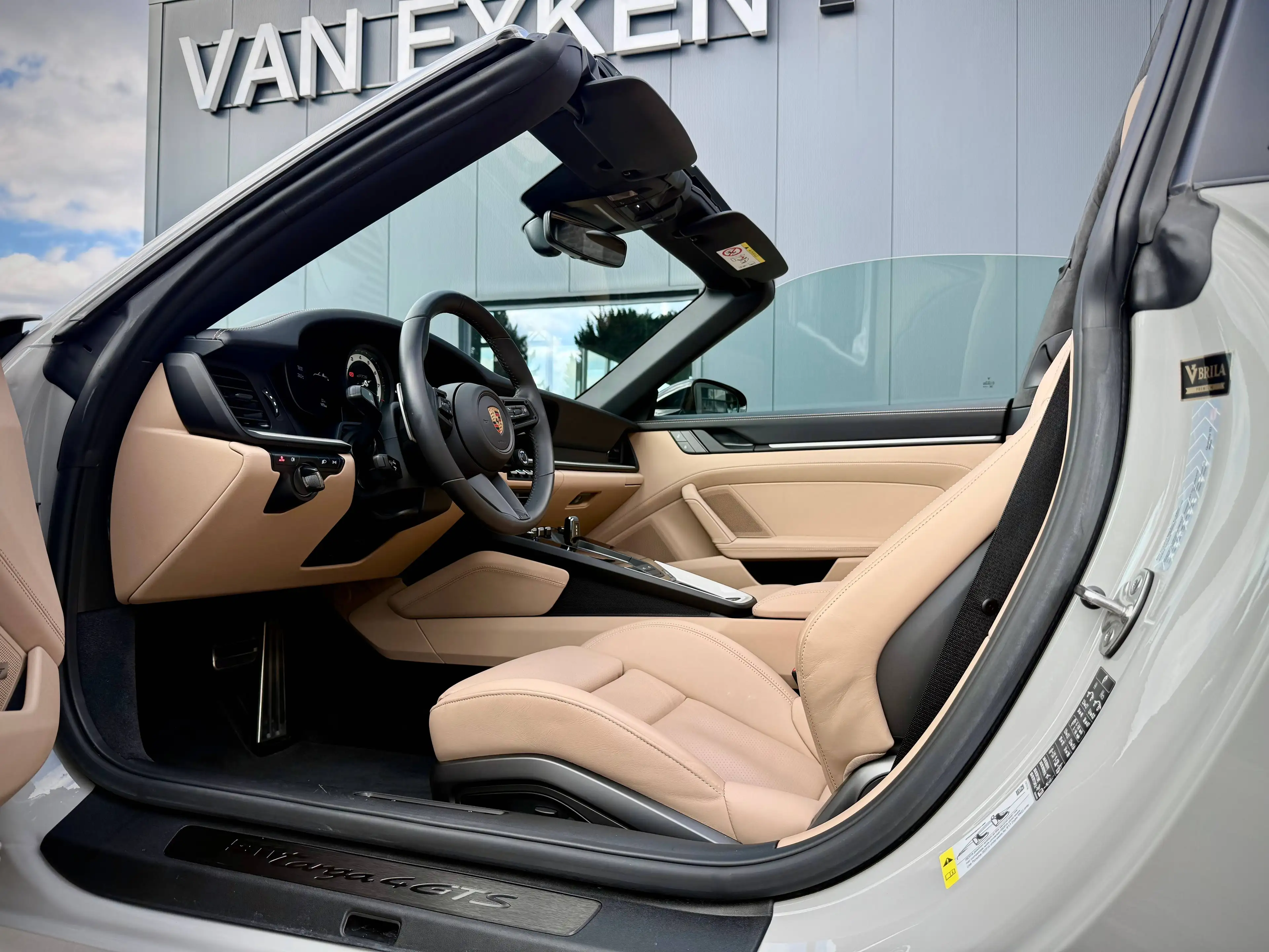 Porsche 911 911 * TARGA * Carrera 4 GTS Coupé 3.0 * Sport / Bose / Top config! — photo 13
