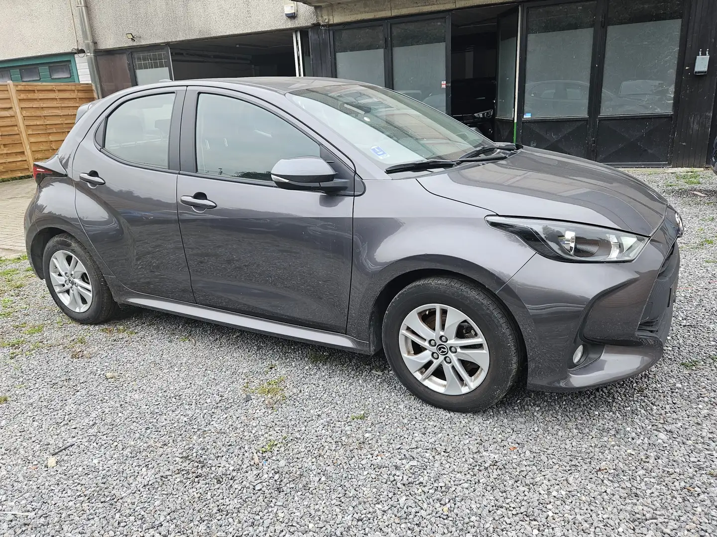 Mazda 2 1.5i   Hybride Gris - 2