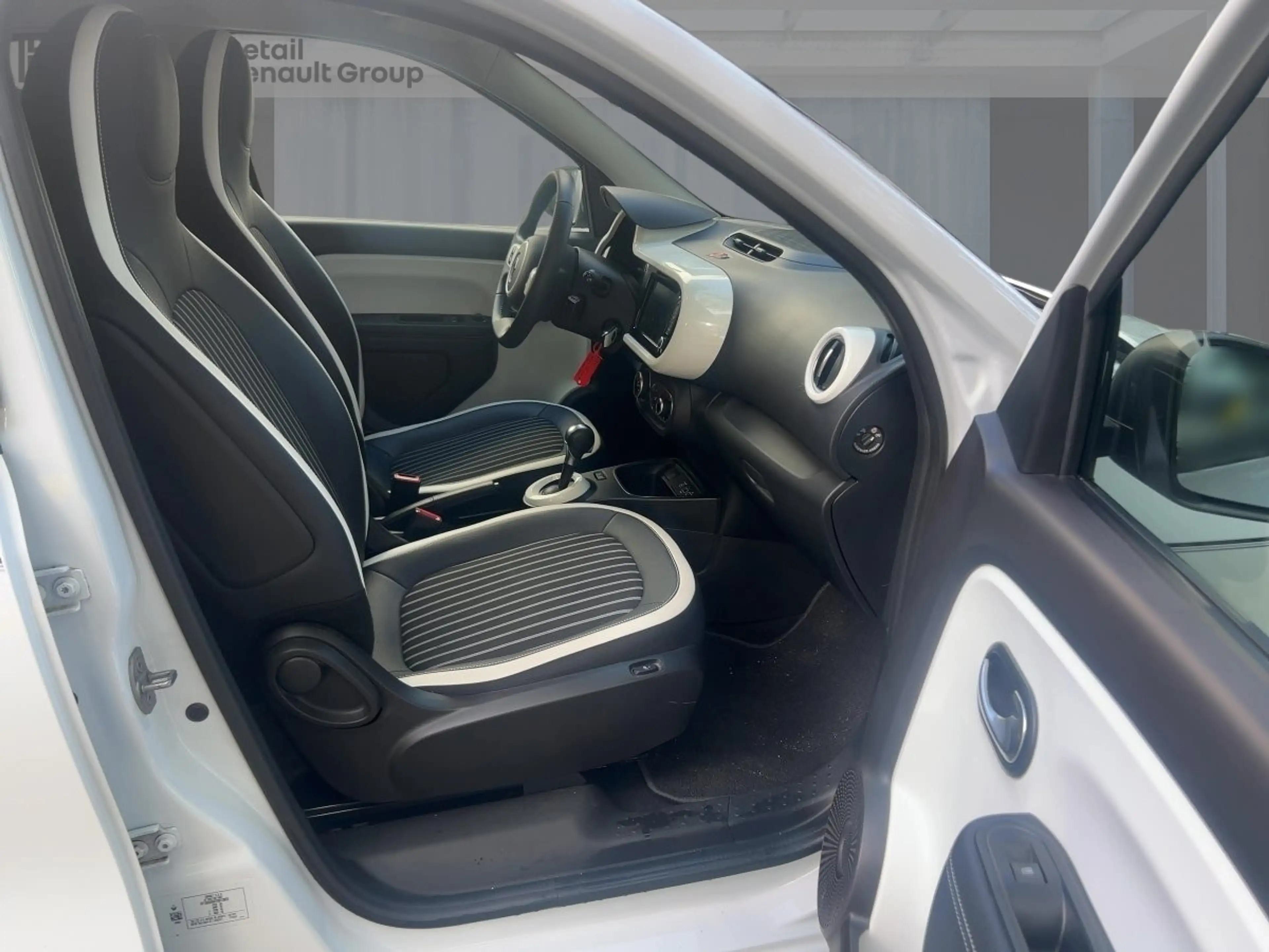 Renault Twingo Techno — photo 8