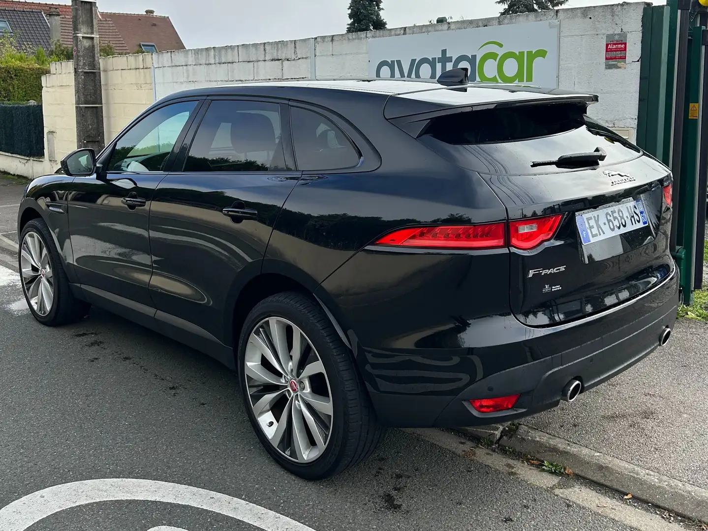 Jaguar F-Pace F-Pace V6 3.0 D - 300 ch AWD BVA8 Portfolio Schwarz - 2
