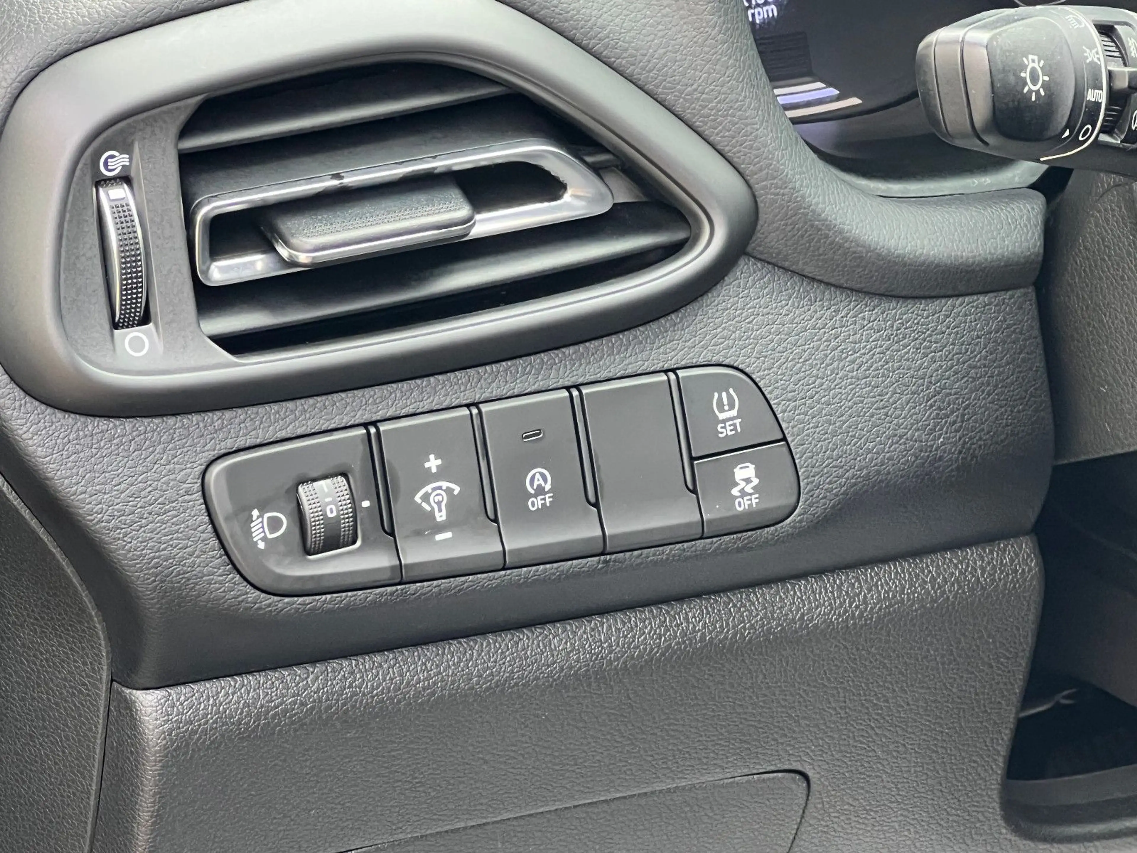 Hyundai i30 cw Intro Edition Facelift Automatik Pano TOP — photo 10