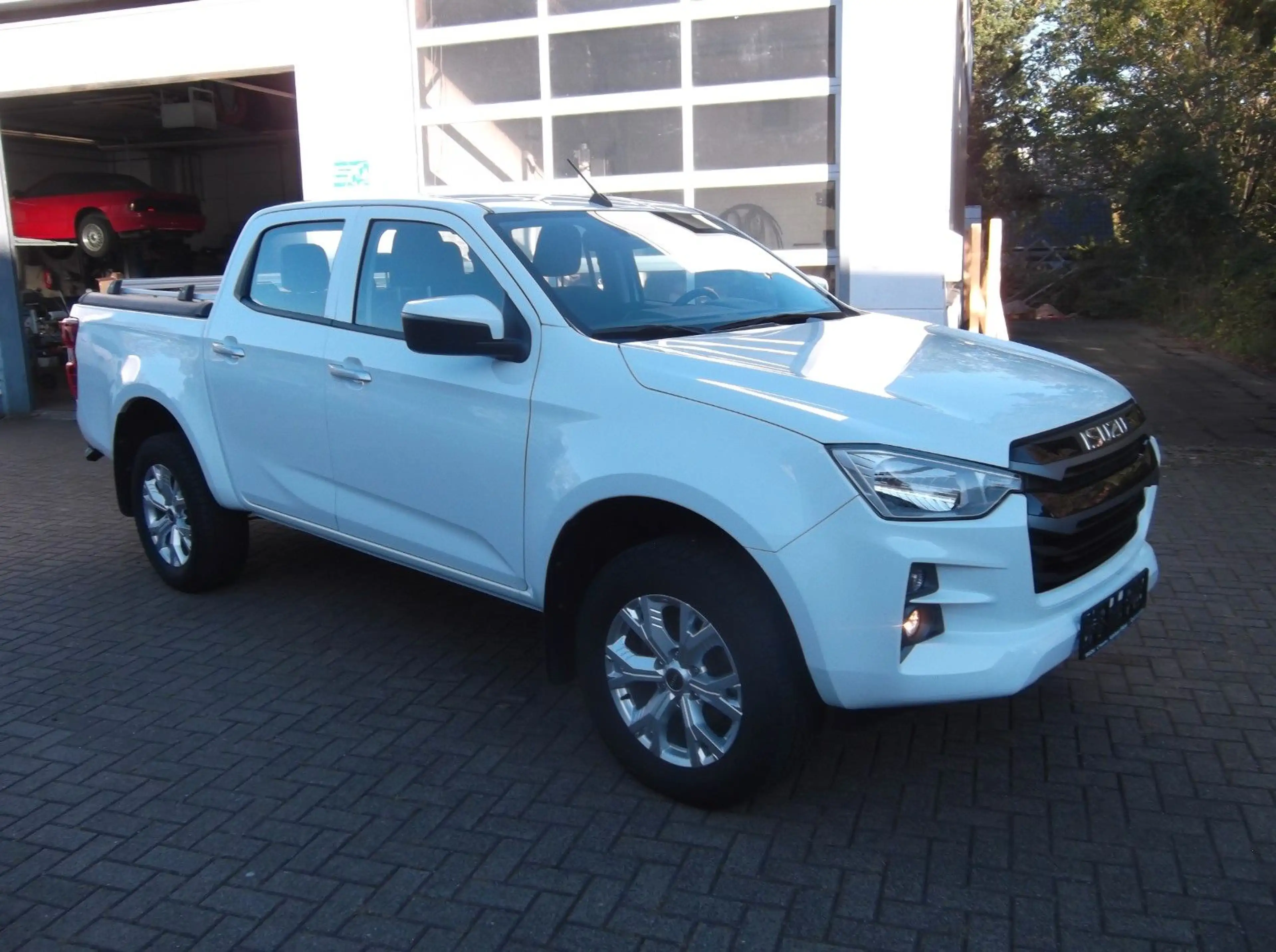 Isuzu D-Max LS AT Double Cab,AHK,Navi,Rückfahrkamera — photo 5