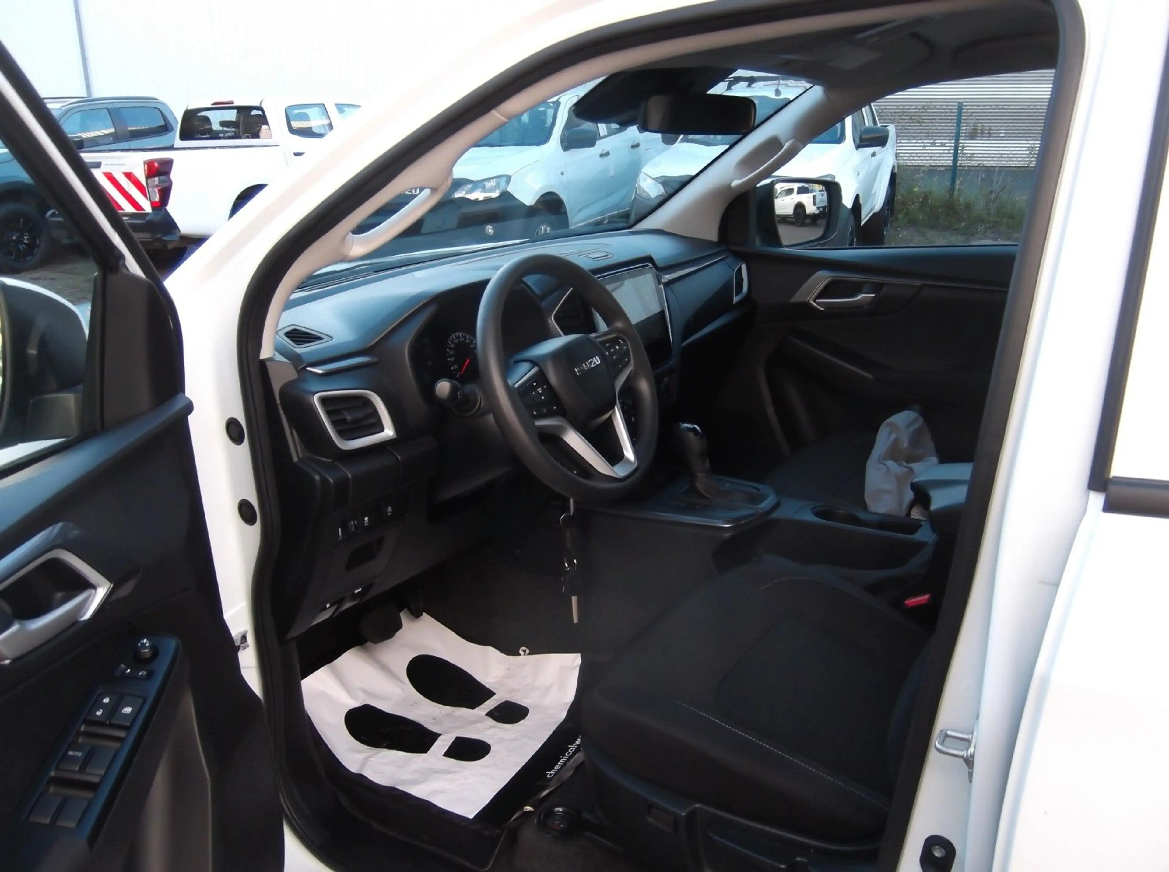 Isuzu D-Max LS AT Double Cab,AHK,Navi,Rückfahrkamera — photo 11