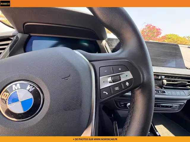 BMW 1 Series view 24
