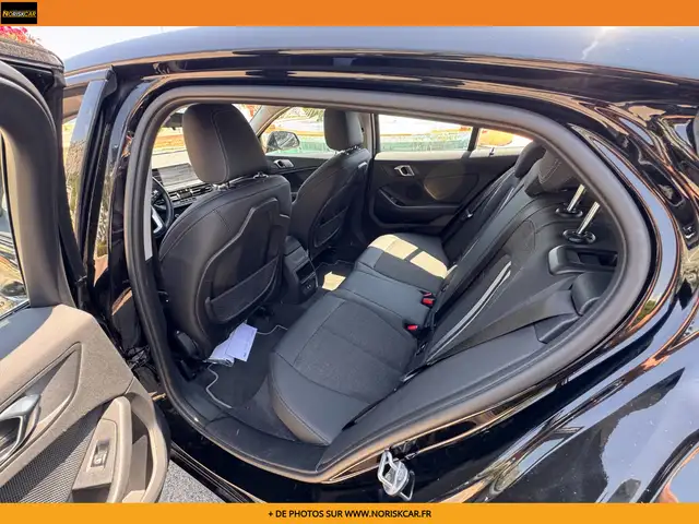BMW 1 Series view 26