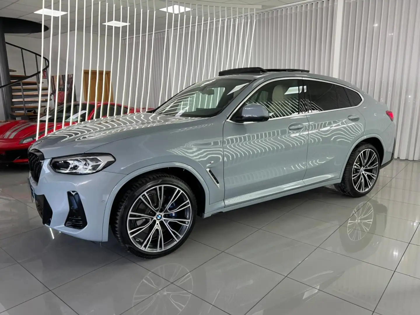 BMW X4 xDrive 20dA xLine M Sport Gris - 2