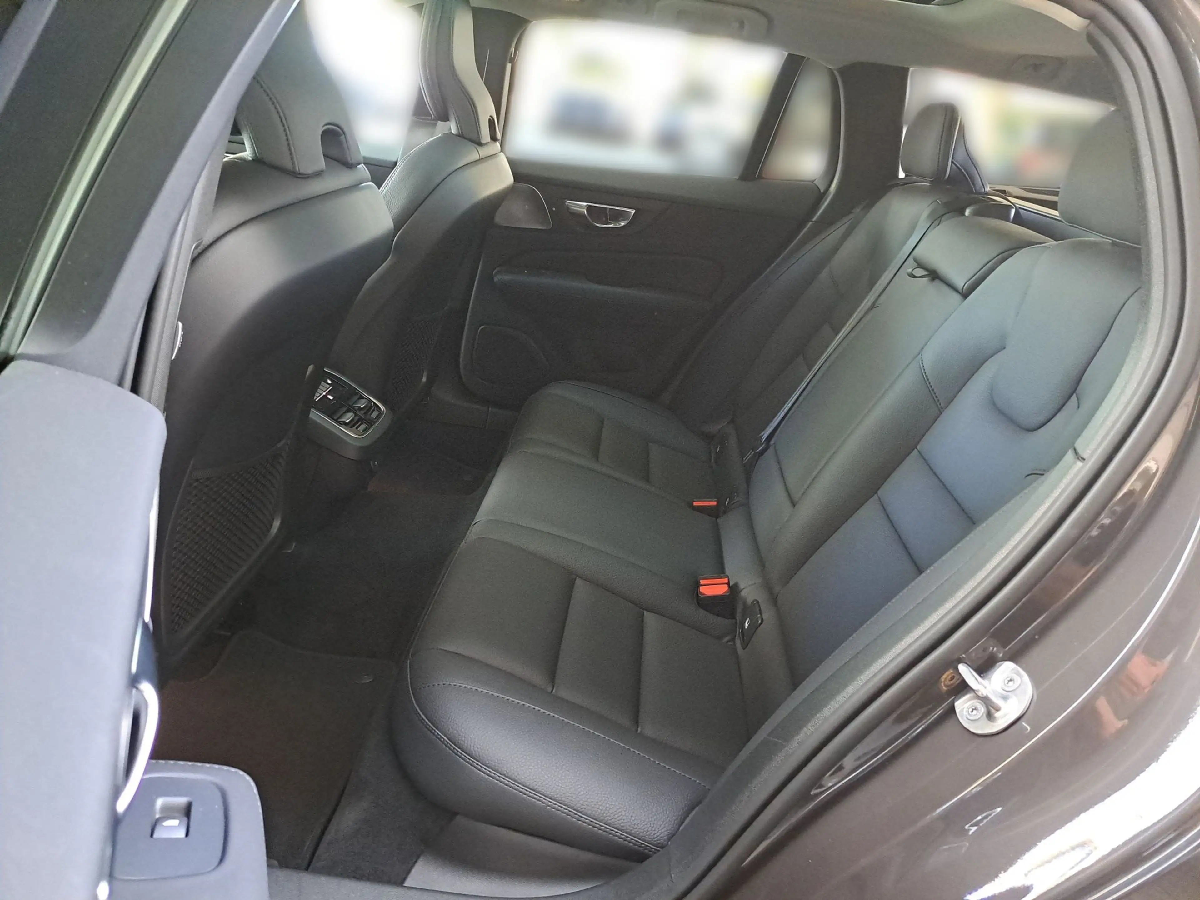 Volvo V60 Cross Country B5 B AWD Ultimate 360GradKamera+Soundsystem — photo 13