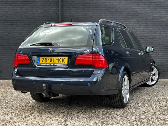 Saab 9-5 view 4